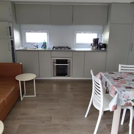 Camping Mobil-home Confort, 6 Personnes,