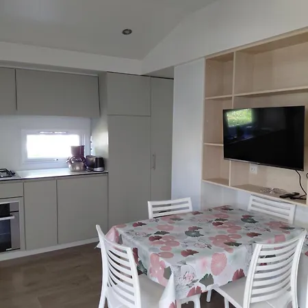 Mobil-home Confort, 6 Personnes, *